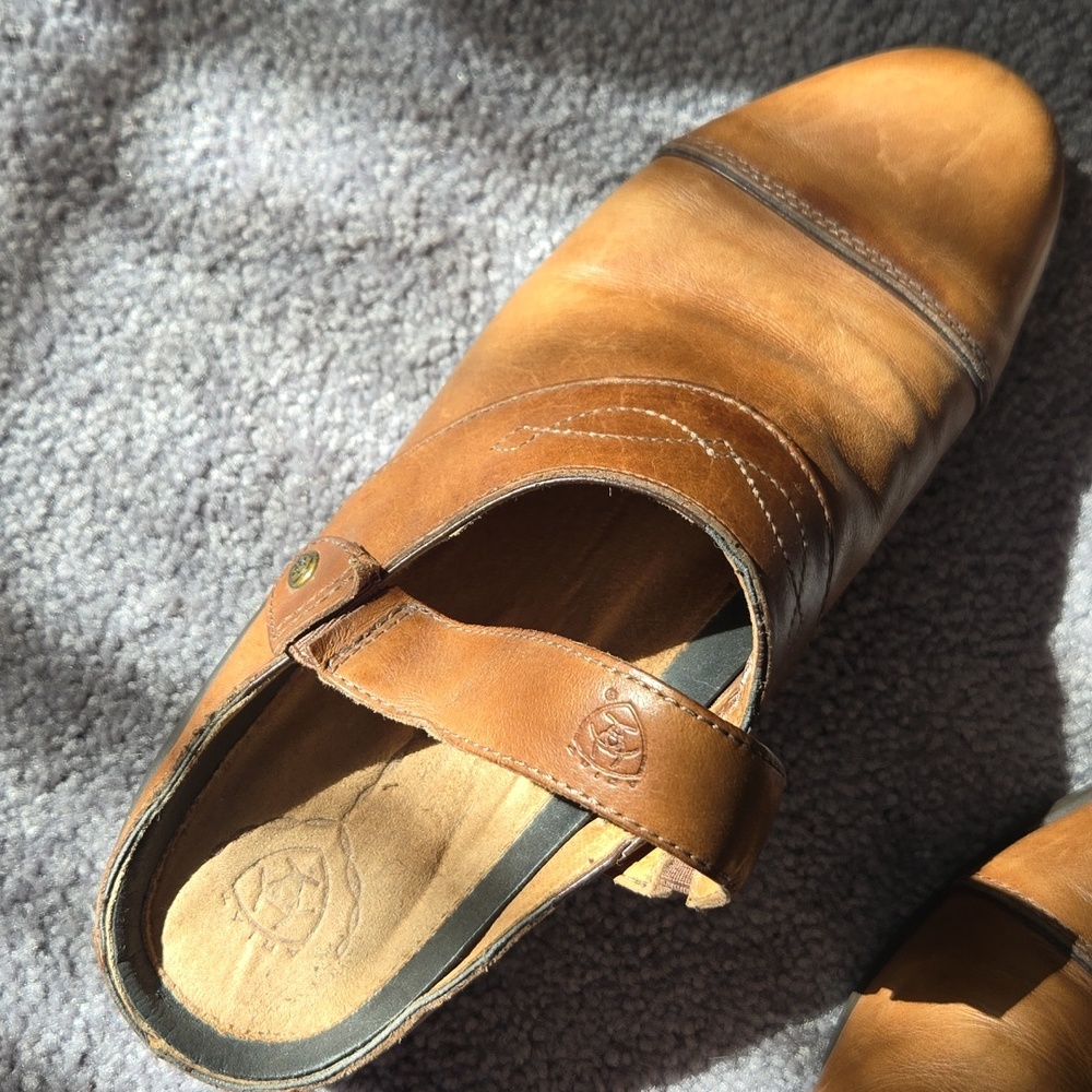 Women's Tan Leather Slingback Shoes - Picture 6 of 6